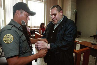 El sacerdote Mario Orantes en enero de 2012, durante una gesti&oacute;n frustrada para conseguir la libertad.