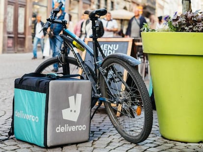 Equipo de reparto de Deliveroo.