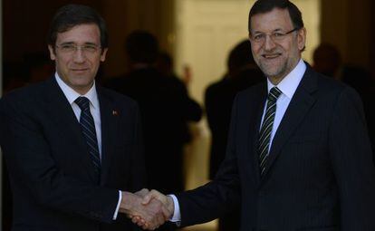 Mariano Rajoy recibe en La Moncloa al primer ministro portugués, Pedro Passos Coelho.