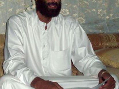 Foto sin datar de Anuar al Aulaki, jefe de Al Qaeda en Yem&eacute;n alcanzado por drones de EE UU en septiembre de 2011. 