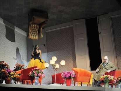 Una escena de la &oacute;pera Don Pasquale, de Donizetti, que el martes pasado se estren&oacute; en el Liceo barcelon&eacute;s