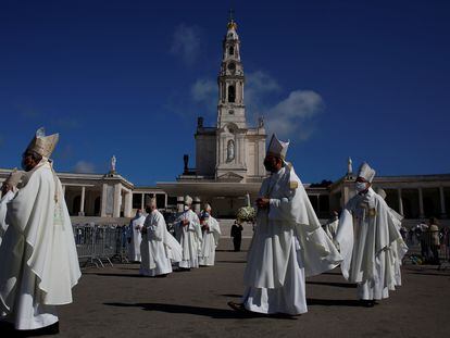 Procesión católica en el santuario de Fátima (Portugal), en octubre de 2020.