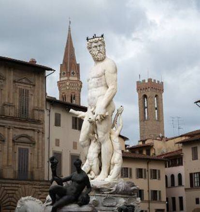 La fuente de Neptuno, esculpida por Bartolomeo Ammannati, en la Piazza della Signoria de Florencia.