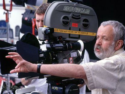 El director Mike Leigh, en un momento del rodaje de 'Mr. Turner'.