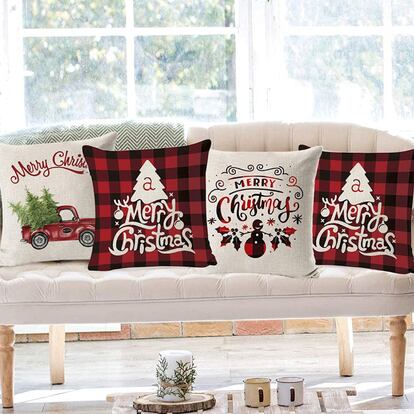Escogemos varias fundas de cojines con estampados navideños para cambiar el estilo de casa esta Navidad.