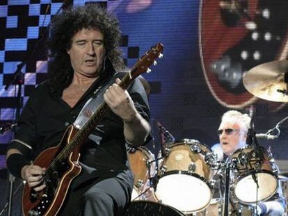 El guitarrista de Queen, Brian May, ha admitido que, pese a haber compartido más de 20 años y miles de camerinos con Freddie Mercury, durante mucho tiempo no se llegó ni a imaginar que el cantante de su grupo era homosexual. "Estás hablando con alguien que compartió camerino con Fred en las primeras giras, así que le conocía muy bien. Conocí a muchas de sus novias y ciertamente no tuvo novios, eso seguro", asegura el guitarrista de Queen, que añade que sí que había "algo sospechoso" en Freddie Mercury, pero que nunca se le "ocurrió" pensar que podría ser homosexual.