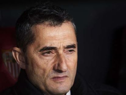 Valverde, criticado por la alineación del Barça en Sevilla, aplica el mismo librillo que el curso pasado, salvo que Leo ha pasado de ser el jugador con más minutos al séptimo