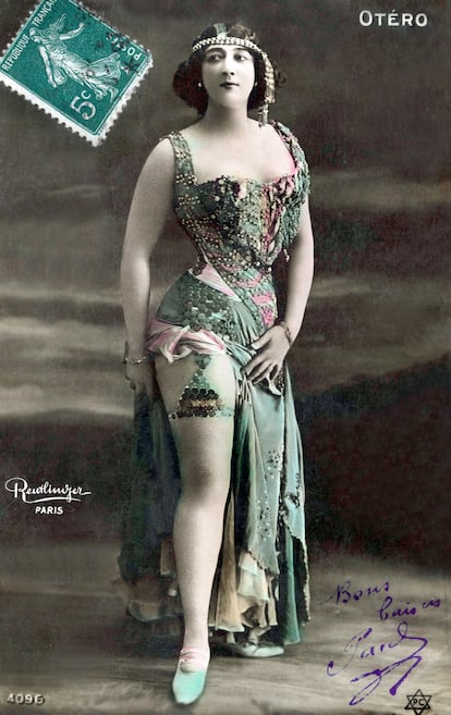 1909 postcard with a photograph of Bella Otero, a dancer of international fame.