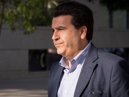 El empresario arrepentido del caso Púnica, David Marjaliza, exsocio de Francisco Granados, a su salida de la Audiencia Nacional.