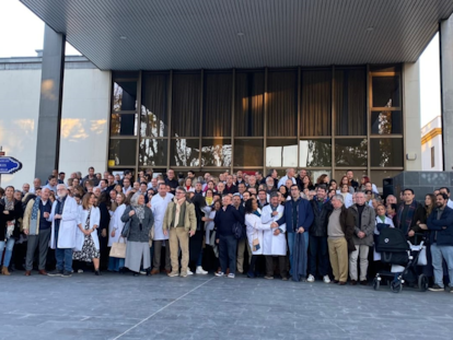 Protesta de médicos privados de la provincia de Sevilla el pasado enero, a las puertas del Colegio de Médicos de la capital andaluza.