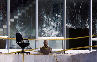 Daños causados ​​tras los disturbios en el edificio de la Corte Suprema de Justicia, en Brasilia.
