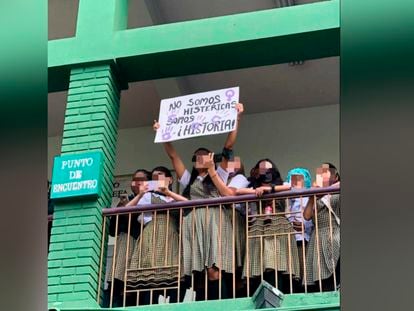 Una protesta contra un profesor acusado de abuso en un colegio de Medellín, Colombia