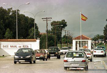 Zona de acceso a la base naval de uso conjunto hispano-estadounidense de Rota (Cádiz).