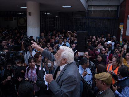 Eduardo López Betancourt durante un mitin en la Facultad de Derecho de Ciudad Universitaria.