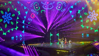 El grupo Zdob si Zdub & Advahov Brothers durante su actuación defendiendo la candidatura de Moldavia en la primera semifinal del Festival de Eurovisión de 2022, en Turín. 