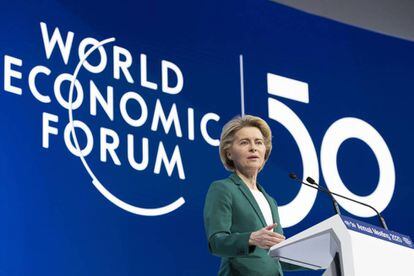 La presidenta de la Comisión Europea, Ursula von der Leyen, hoy en el Foro Económico Mundial en Davos.  