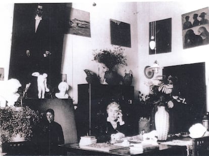 El ric (i carregat) món interior de Caterina Albert tenia un fidel reflex en el seu despatx (a dalt).
