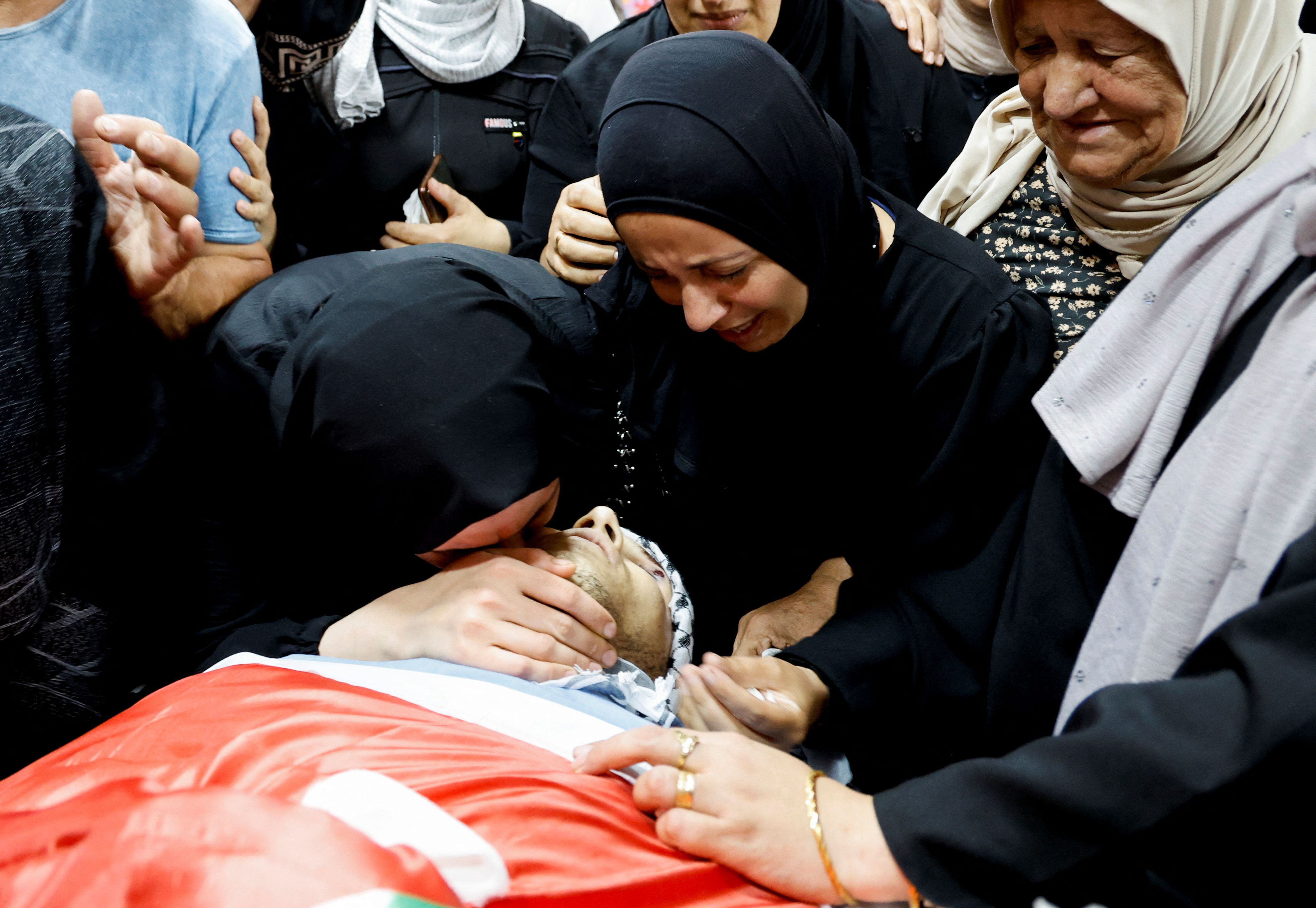 Entiero de un palestino muerto en una redada israelí en la ciudad cisjordana de Tulkarem, el pasado día 5.
