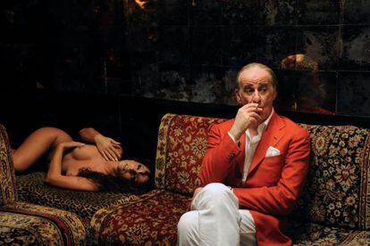 Fotograma de &#039;La grande bellezza&#039;, de Paolo Sorrentino (firmante del manifiesto), protagonizada por Toni Servilo (en el centro) y que concurs&oacute; en Cannes.