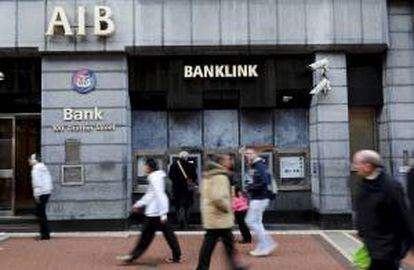 Una sucursal del banco Allied Irish Bank en Dublín (Irlanda). EFE/Archivo