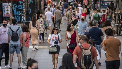 El primer día sin mascarilla en exteriores en España, en imágenes