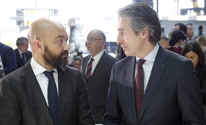 El presidente de Aena, Jaime García Legaz, con el ministro de Fomento, Íñigo de la Serna.