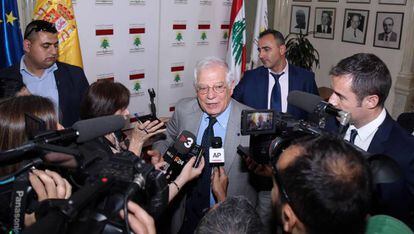 El ministro de Exteriores en funciones, Josep Borrell, comparece este viernes ante la prensa en Beirut (Líbano).