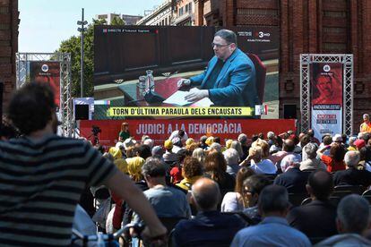 Pantallas gigantes en Barcelona, el pasado 12 de junio, para seguir la última jornada del juicio.