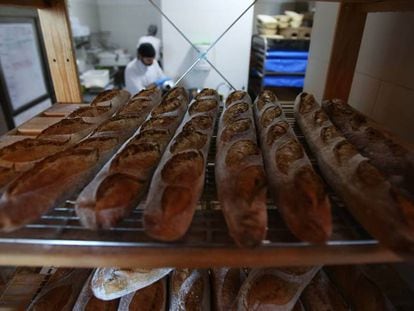 Barras de pan listas para la venta en la Panadería Hornera, en Madrid.