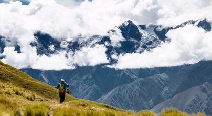 Un senderista en el Camino Inca, en Perú.