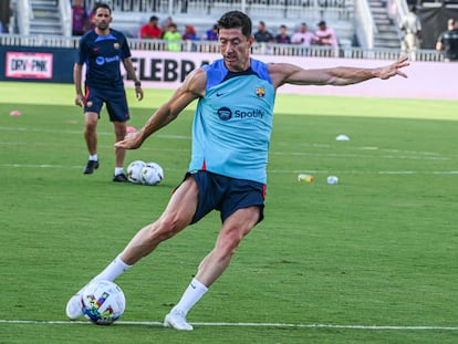 Lewandowski se ejercitó unos minutos antes del encuentro ante el Inter Miami.