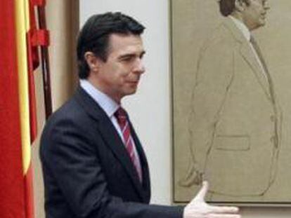 El ministro de Industria, Energía y Turismo, José Manuel Soria, antes de su comparecencia el 24 de abril de 2012, para explicar en el Congreso la postura del Gobierno sobre la expropiación en Argentina de YPF.