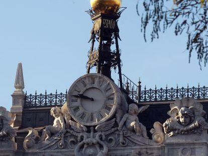 Reloj de la fachada de la sede del Banco de Espa&ntilde;a