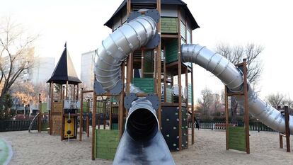Parque infantil en Orcasitas.