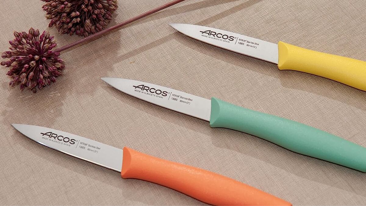 Los tres cuchillos mondadores de este set están fabricados en acero inoxidable de alta calidad.
