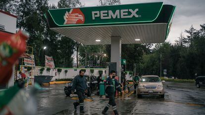 Una gasolinera de Pemex en Naucalpan, México.