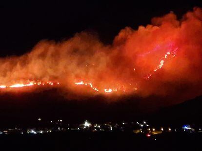 Imagen del incendio en la Serra Segària, publicada en la cuenta de X de Elio Alsina.