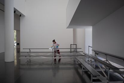 El interior vacío del Macba, en Barcelona, tras su reapertura en junio de 2020.