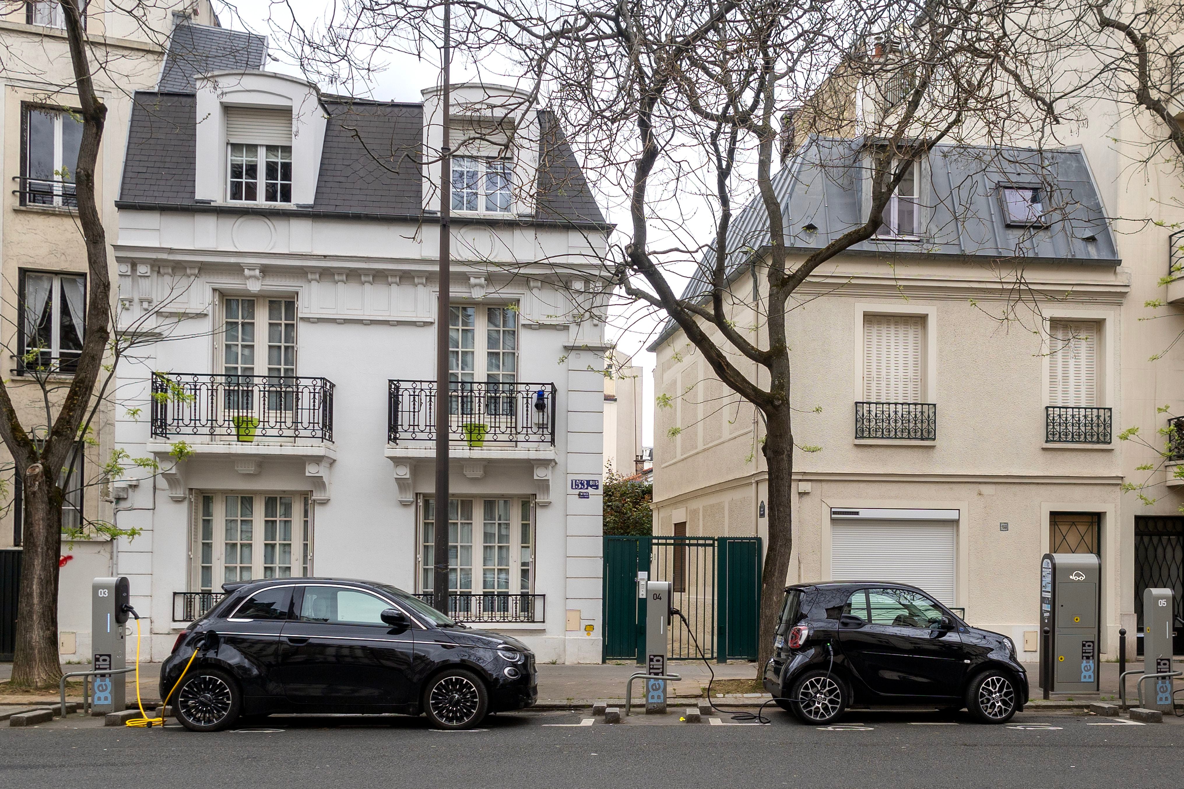 El programa para popularizar el coche eléctrico que arrasa en Francia: un alquiler de 100 euros al mes durante tres años