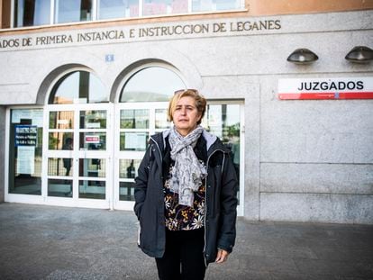Belén Muñoz Tavira antes de entrar a declarar en el juzgado de primera instancia de Leganés (Madrid), el 17 de mayo.