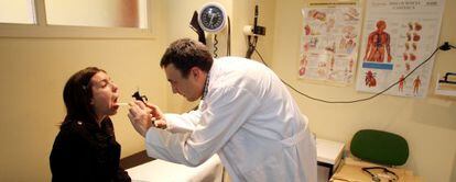 Huelga de médicos de familia en un centro de salud de Coslada.