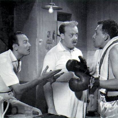 Tony Leblanc y Jos&eacute; Luis Ozores en una escena del filme &quot;El tigre de Chamber&iacute;&quot;, dirigido por Pedro Luis Ram&iacute;rez. 