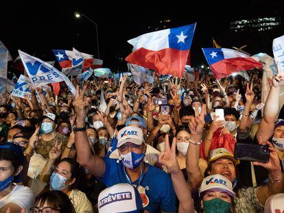 Seguidores de José Antonio Kast durante su cierre de campaña el 17 de diciembre de 2021.