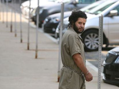 Mufid Elfgeehes trasladado a prisión en Rochester, Nueva York.