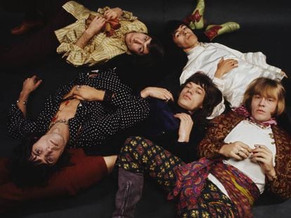 Los Rolling Stones es uno de los grupos de rock más exitosos de la historia y tampoco se libraron de las rencillas internas. En la imagen, la banda posa para los fotógrafos Mark y Colleen Hayward en 1968.