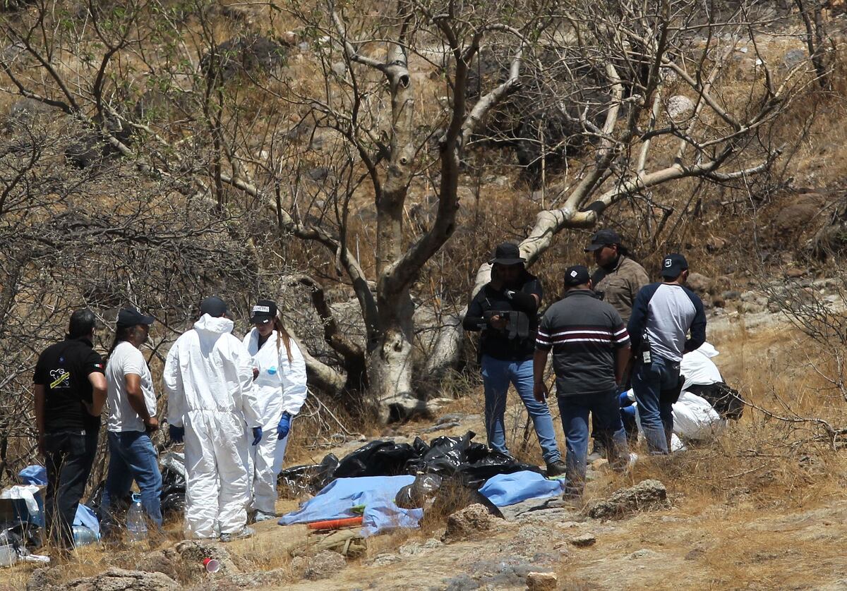Los familiares de los jóvenes del ‘call center’ piden al Gobierno de Jalisco los cuerpos para darles sepultura