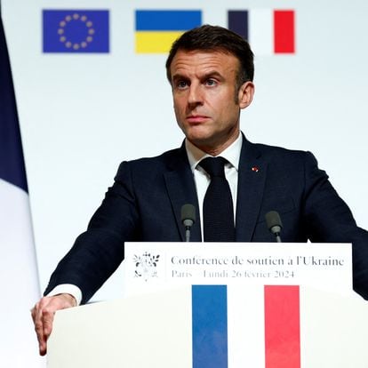 El presidente francés, Emmanuel Macron, durante su intervención en la conferencia de apoyo a Ucrania, este lunes en el Elíseo, en París.