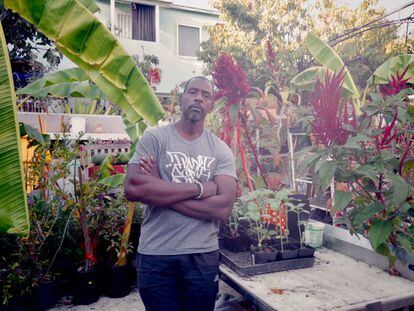 Ron Finley en su casa de Los &Aacute;ngeles (EE UU).