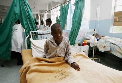Un paciente infectado de cólera, en un hospital de Harare en 2009.