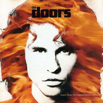 'The Doors' (Oliver Stone, 1991). No tuvo mucha suerte Oliver Stone con su biografía del grupo americano y su líder, Jim Morrison. Acusado de haber reducido la historia a los tópicos y manidos argumentos de Hollywood, la pelicula sería rechazada tanto por la crítica como por los propios componentes del grupo. Solo la presencia de un jovencísimo Van Kilmer conseguía insuflar algo de vida a la historia musical. El documental When You’re Strange de Tom Di Cillio décadas haría un poco mas de justicia a la historia del grupo y su proyección creativa.